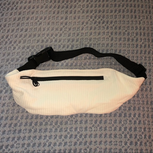 triangl fanny pack